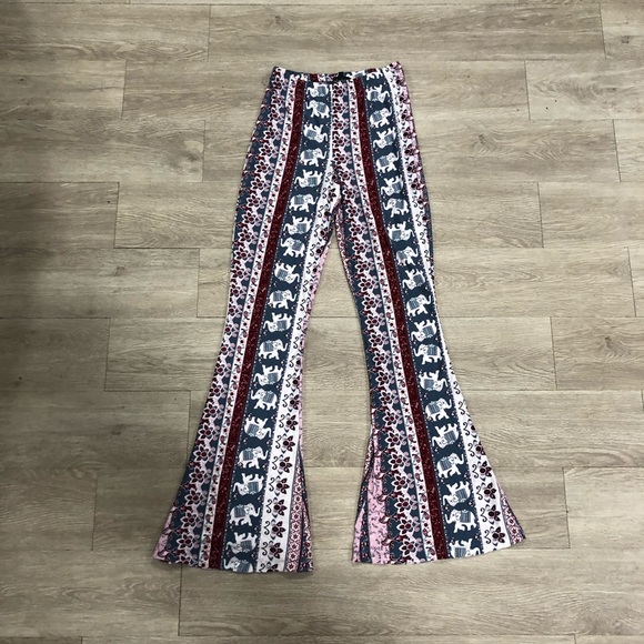 Derek Heart Womens Sueded FEEL Floral Elephant Bell Bottom Leggings Pants Size M - Picture 1 of 5